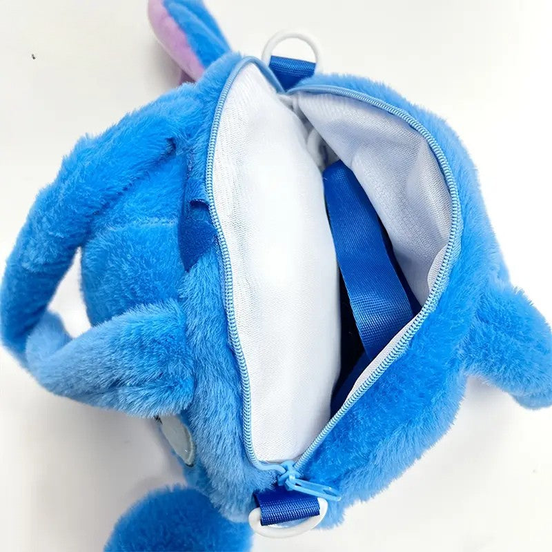 Плюшена кросбоди-чанта Stitch – мека, удобна и забавна