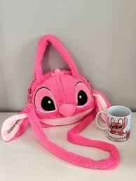 Плюшена кросбоди-чанта Stitch – мека, удобна и забавна