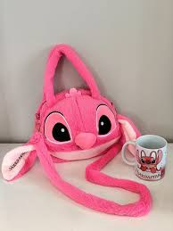 Плюшена кросбоди-чанта Stitch – мека, удобна и забавна