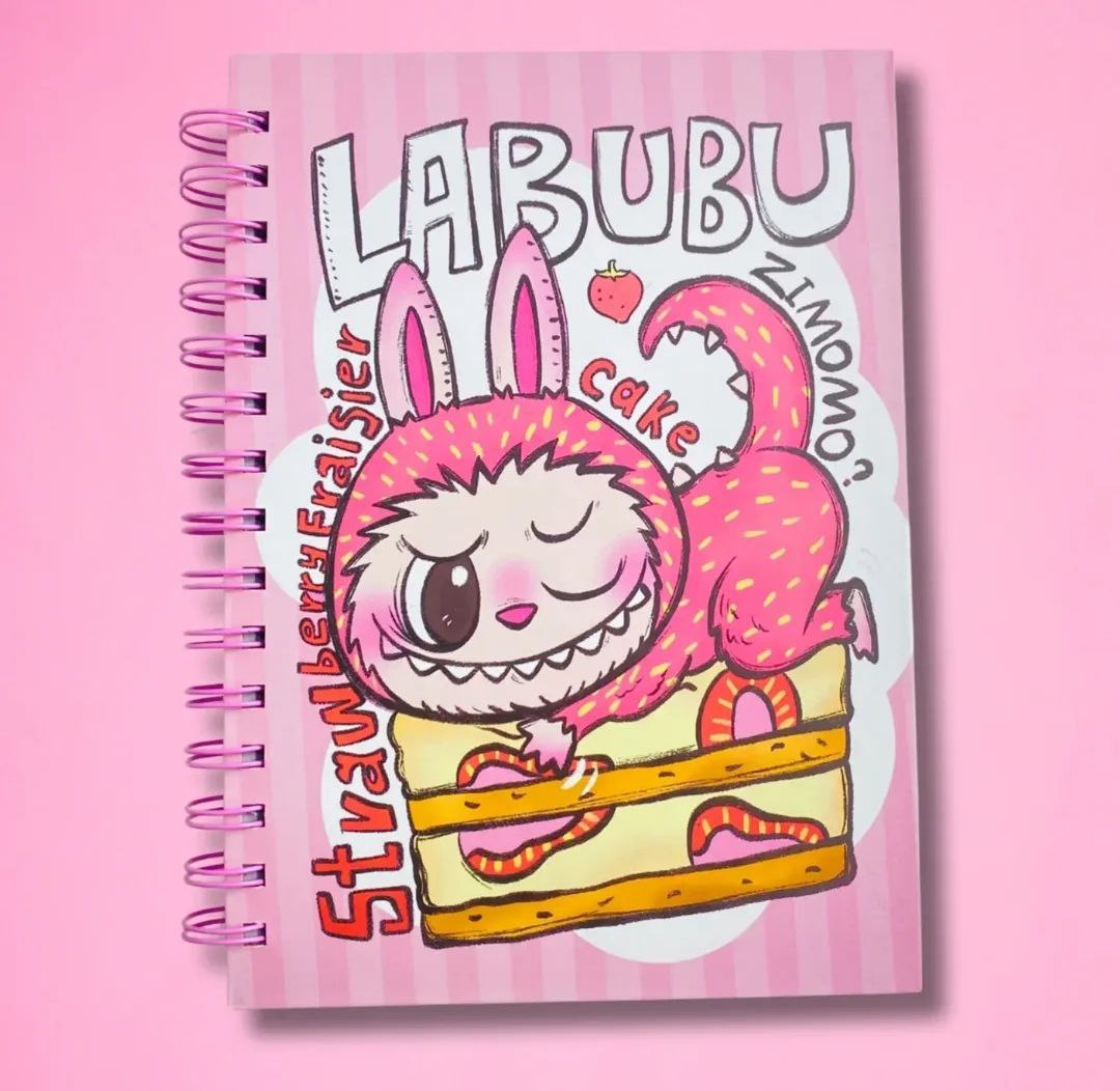 Тетрадка Голям формат Labubu 100 л. широки редове (Lazy Yoga)