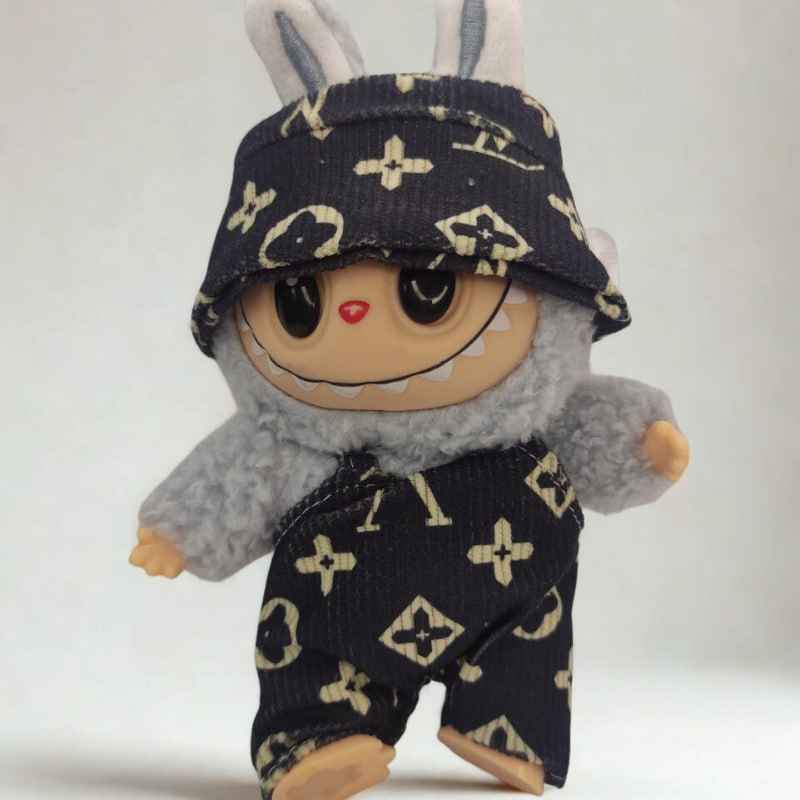 Labubu, готов за подвизи - Вълнение