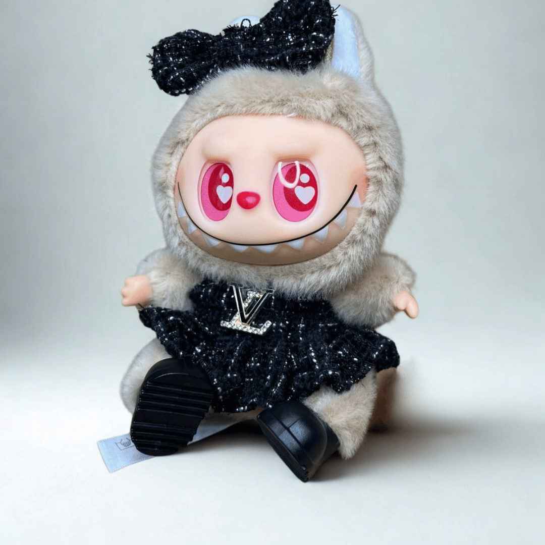 Labubu, готов за подвизи - Луиза