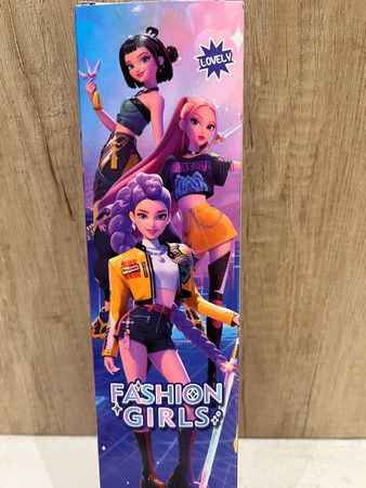 Колекционерска фигурка Fashion Girls с три героини в стилна упаковка