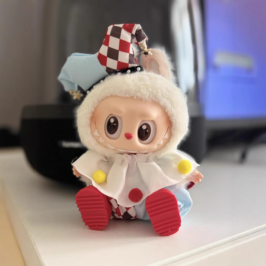 Labubu, готов за подвизи - Арлекин