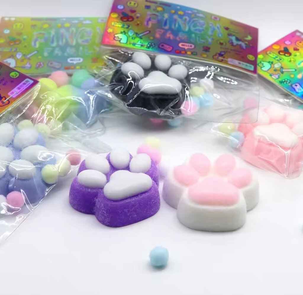 Антистрес играчка скуиши котешка лапа