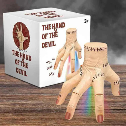 Интерактивната ръка Нещото – култовият герой от Семейство Адамс