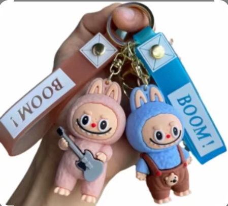 Ключодържател Labubu с цветна лента – колекция BOOM!
