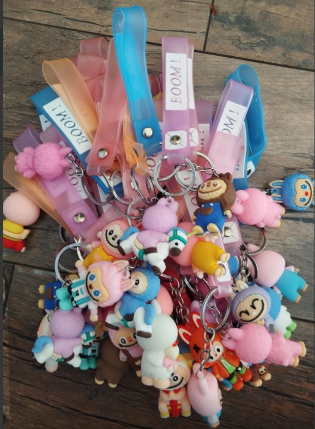 Ключодържател Labubu с цветна лента – колекция BOOM!