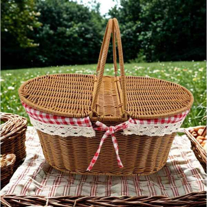 Класическа кошница за пикник с текстилна декорация