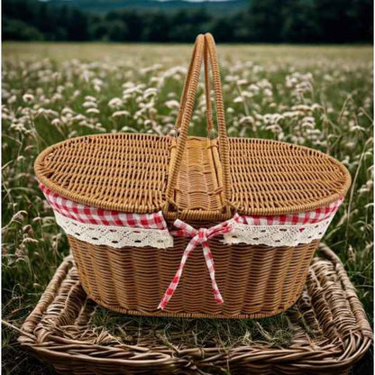 Класическа кошница за пикник с текстилна декорация