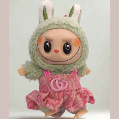 Labubu, готов за подвизи - Бонбонена усмивка