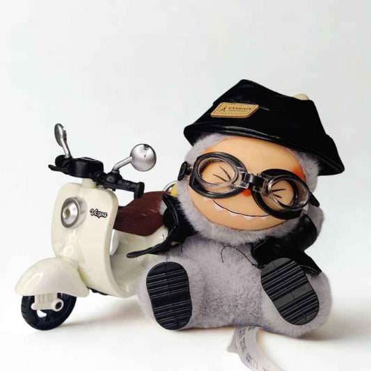 Комплект Rocker - Labubu кукла + мотор Vespa