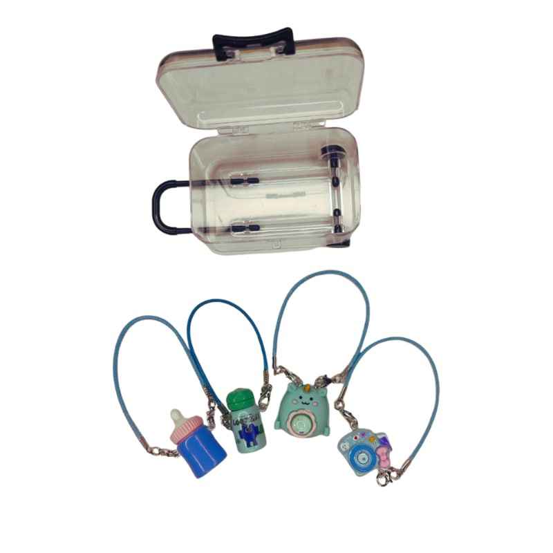 Labubu, готов за приключения - Пътешественик (кукла + куфар с принадлежности)