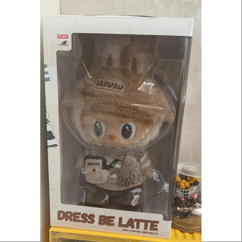 Колекционерска кукла Labubu DRESS BE LATTE, лимитирана серия, 40 см