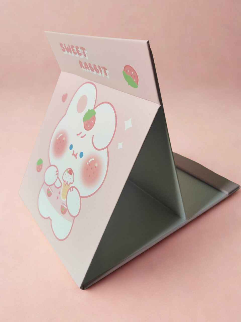 Сгъваемо козметично огледало – компактно и практично