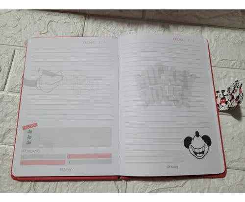 Тефтер Mickey или Minnie Mouse с магнитно закопчаване