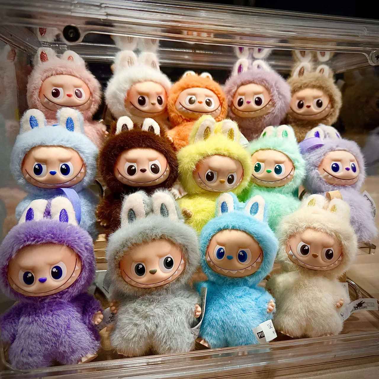 Labubu Pin for Love Series N–Z