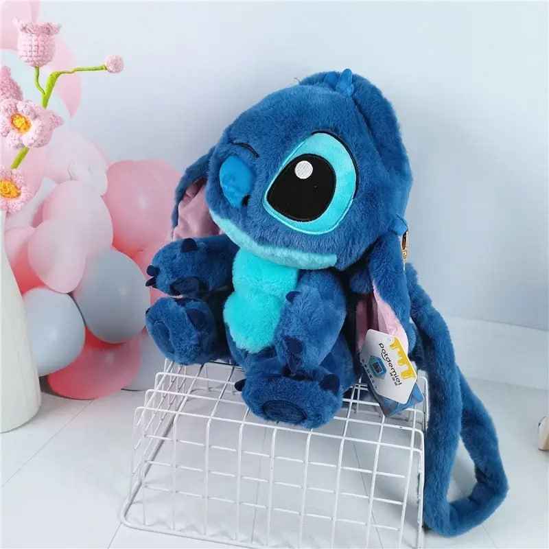 Плюшена раница Stitch – мека, сладка и удобна