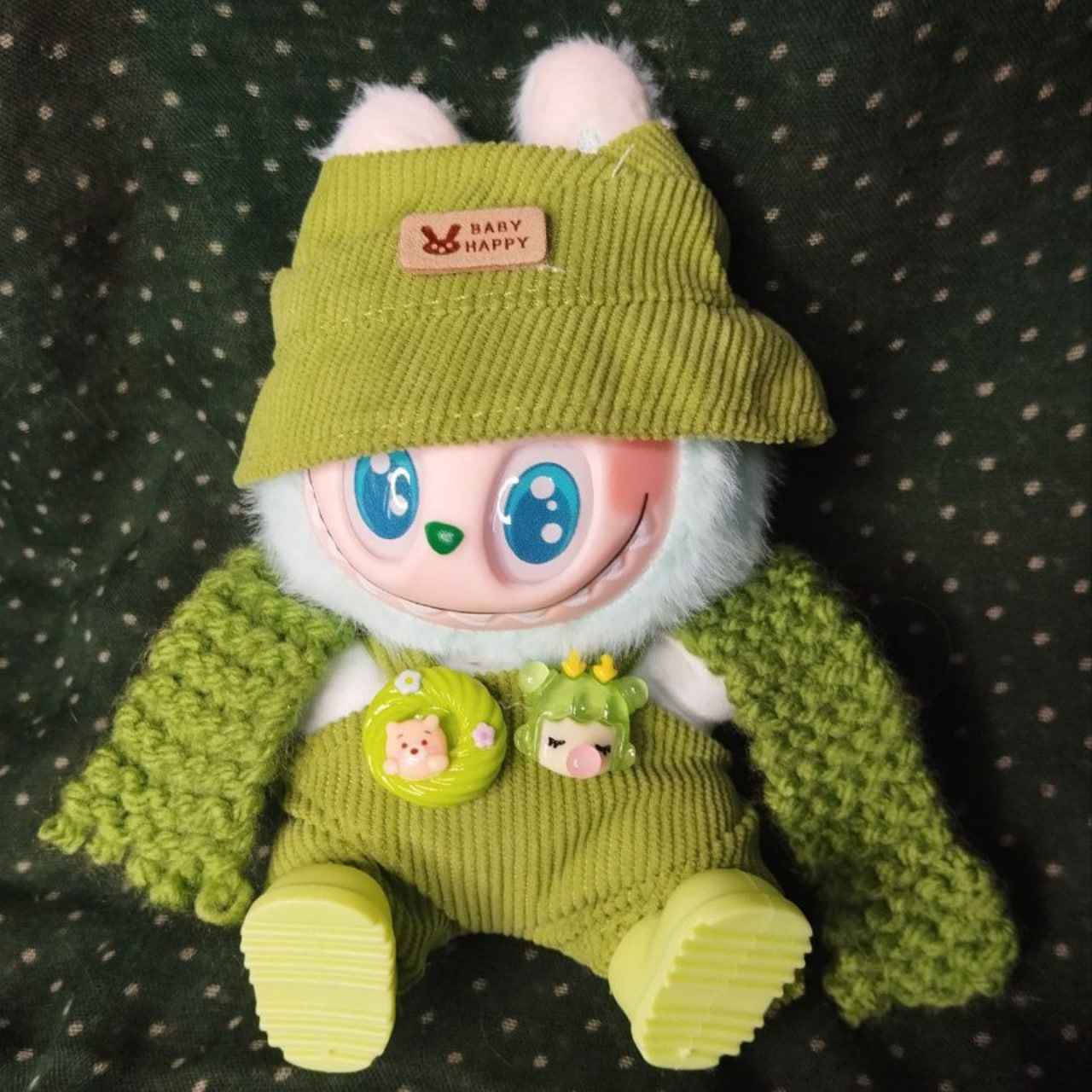 Labubu, готов за подвизи - Грийни