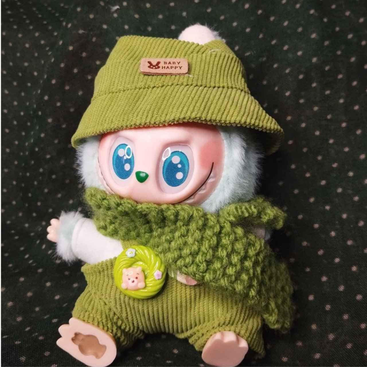 Labubu, готов за подвизи - Грийни