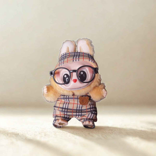 Labubu, готов за подвизи - Париж