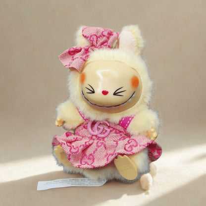 Labubu, готов за подвизи - Бонбонена усмивка