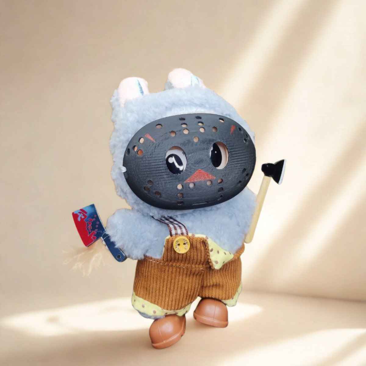 Labubu, готов за Halloween - Петък 13-и