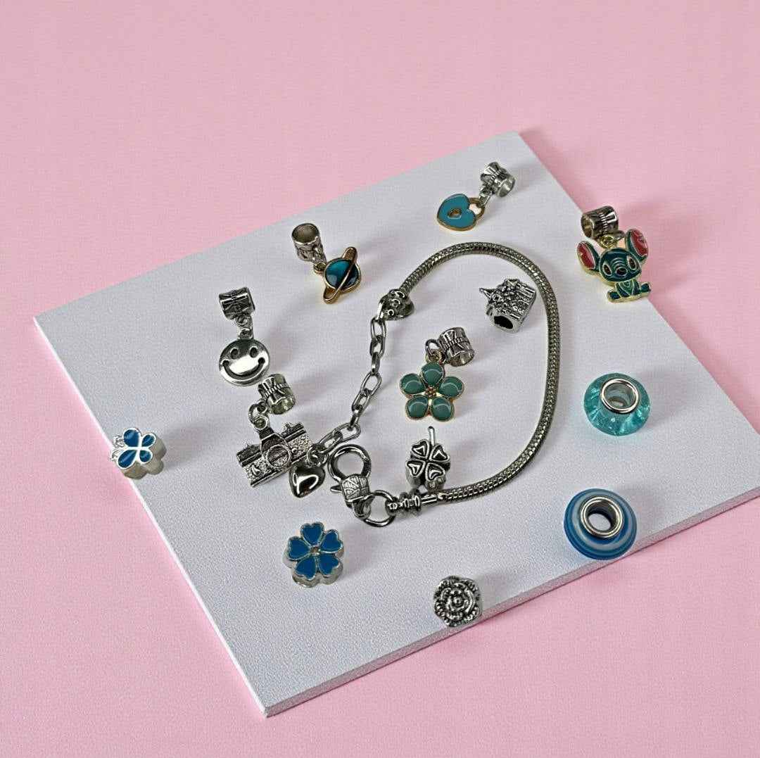 Адвент календар „Stitch Blind Box“ – 24 елегантни изненади