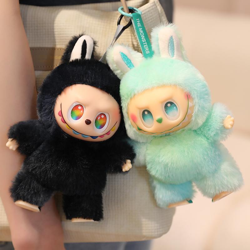 Labubu Black Bunny – пухкав талисман за стил и настроение