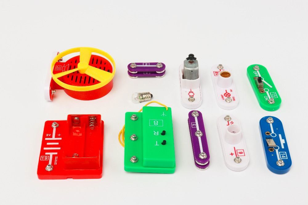 Електронен DIY комплект – Микро лаборатория за малки инженери