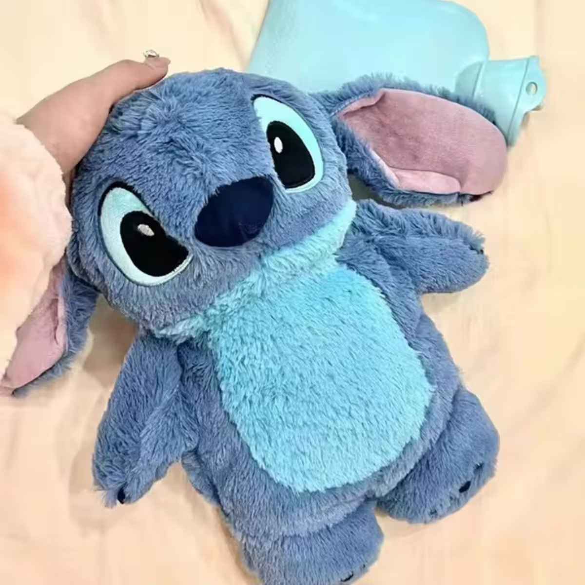Топлина в прегръдките на Stitch – твоят приятел за зимните вечери