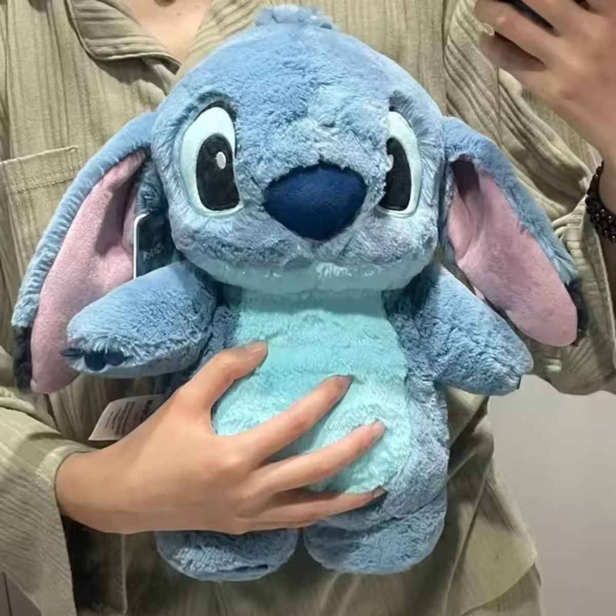 Топлина в прегръдките на Stitch – твоят приятел за зимните вечери