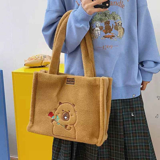 Плюшена капибара чанта Розизичка – мекота, която носиш навсякъде