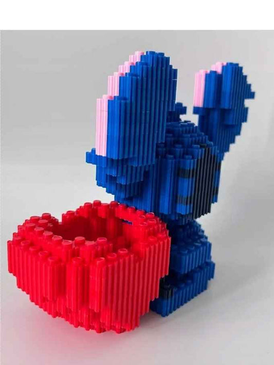 Конструктор Стич – моливник с сърце