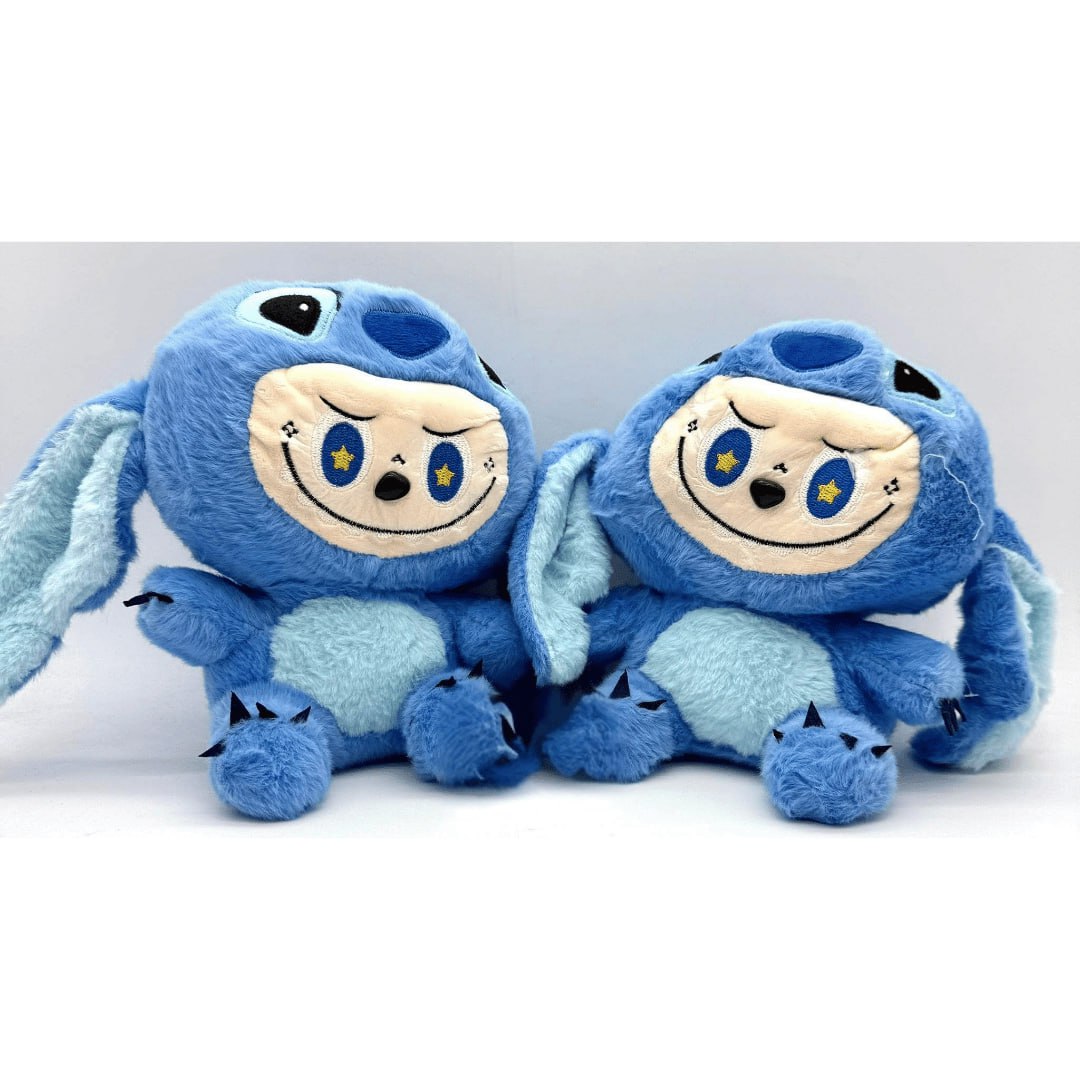 Labubu в костюм на Стич, плюшена играчка – 30 см