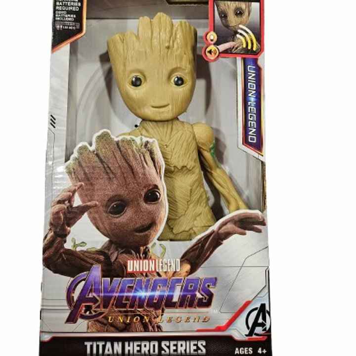 Екшън фигури Avengers – звук и светлина (опция за избор на герой)