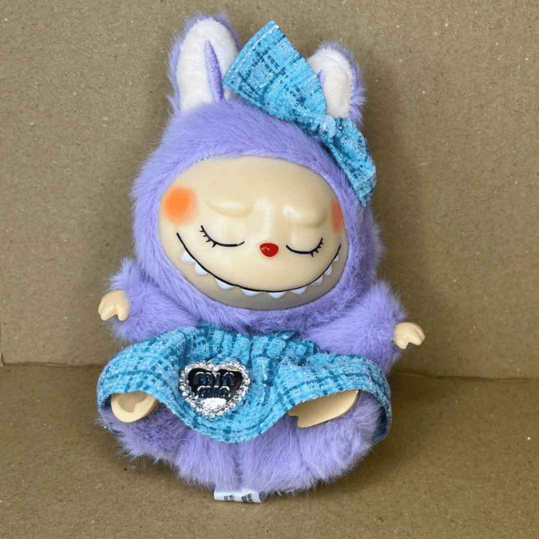 Labubu, готов за подвизи - Летен облак