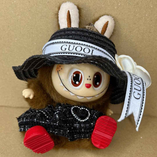 Labubu, готов за подвизи - Парижка принцеса