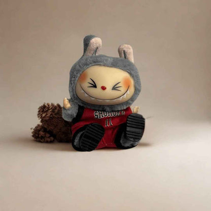 Labubu, готов за подвизи - Майкъл