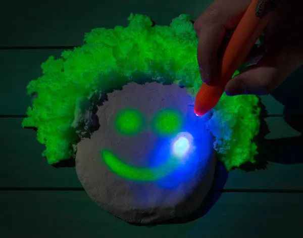 Моделиращ пясък, светещ в тъмното – Glow Sand