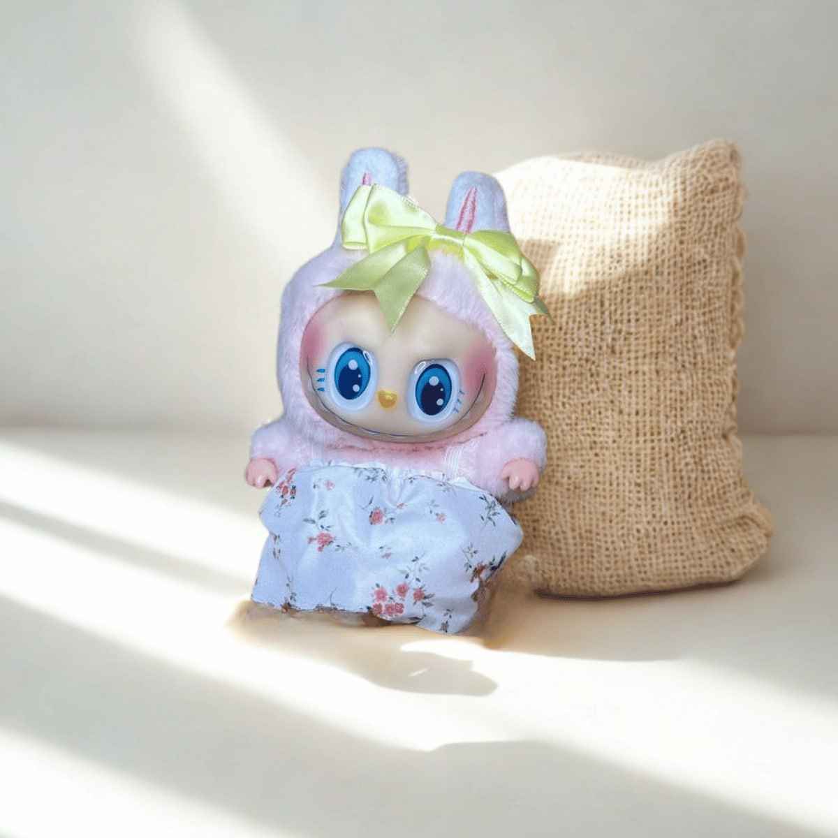 Labubu, готов за подвизи - Цвети