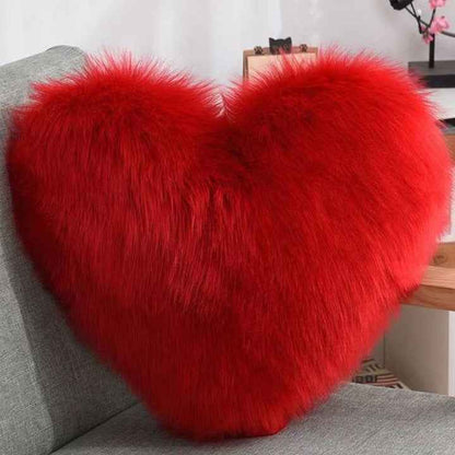 Пухкава декоративна възглавница във формата на сърце – 50 см