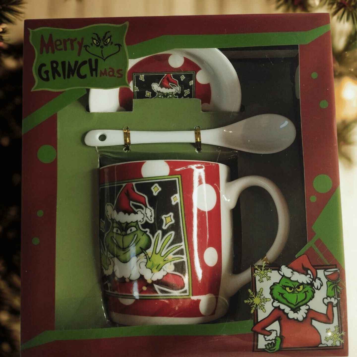 Коледен комплект Grinch – чаша, чинийка и лъжичка